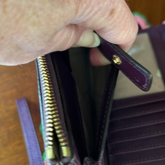 Michael Kors  NWOT  Spacious wristletwallet  burgundy/pink floral   gold tone HW - Picture 13 of 16